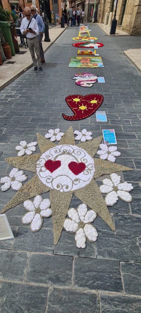 Successo della quarta edizione dell'Infiorata all'uncinetto di San Salvo 19 infiorata 2