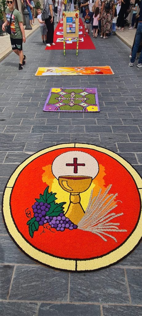 Successo della quarta edizione dell'Infiorata all'uncinetto di San Salvo 22 infiorata 8