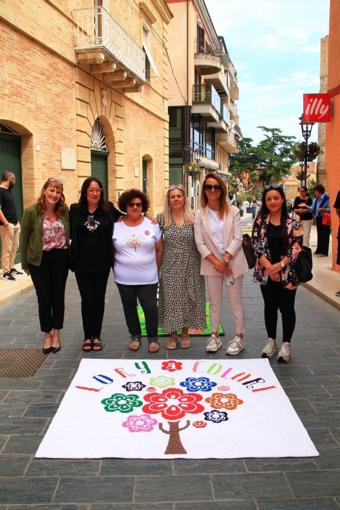 Successo della quarta edizione dell'Infiorata all'uncinetto di San Salvo 13 lory