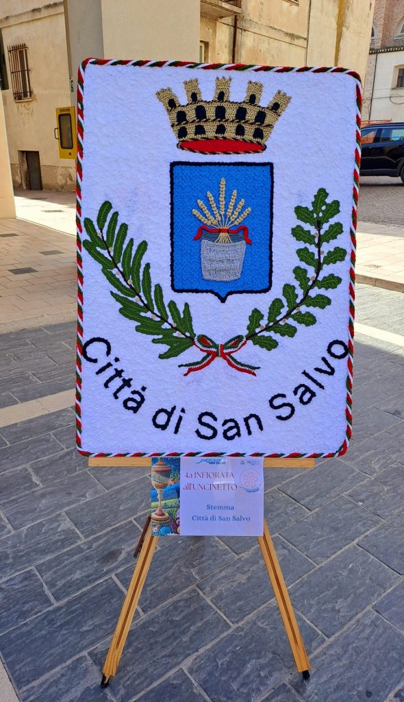 Successo della quarta edizione dell'Infiorata all'uncinetto di San Salvo 3 stemma