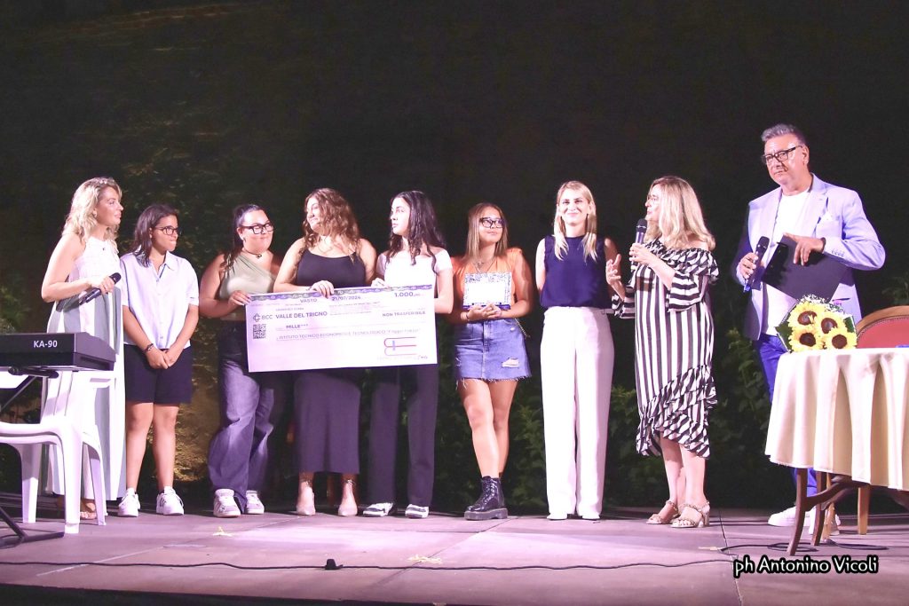 Premio Letterario Emily: l'ITSET "F. Palizzi" di Vasto vincitore della Sezione Scuole 4 DSC 4878
