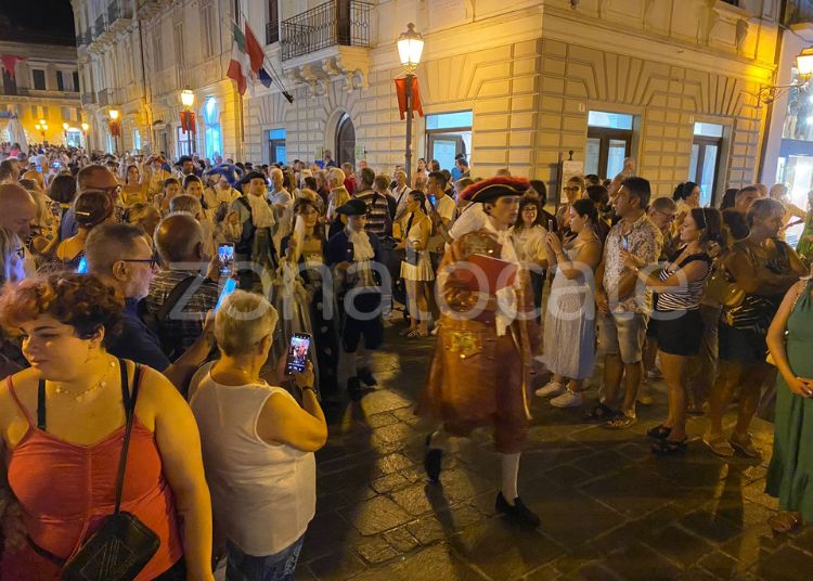 Vasto, la magia del Toson d’Oro illumina la città: oltre cento figuranti in corteo 6 5 1
