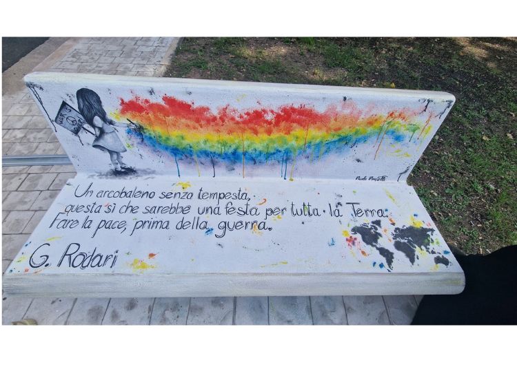 Inaugurate le panchine letterarie del progetto "Penelope Tessiture di Legami" 6 Progetto senza titolo 2024 09 25T152820.748