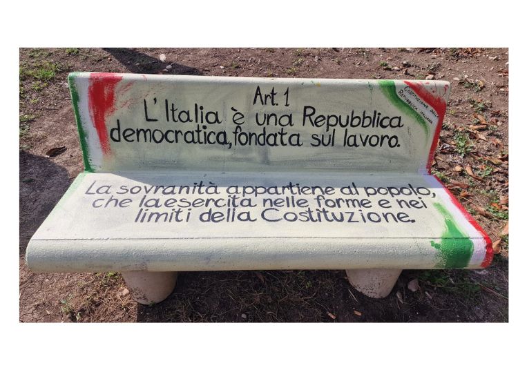 Inaugurate le panchine letterarie del progetto "Penelope Tessiture di Legami" 2 Progetto senza titolo 2024 09 25T153406.002