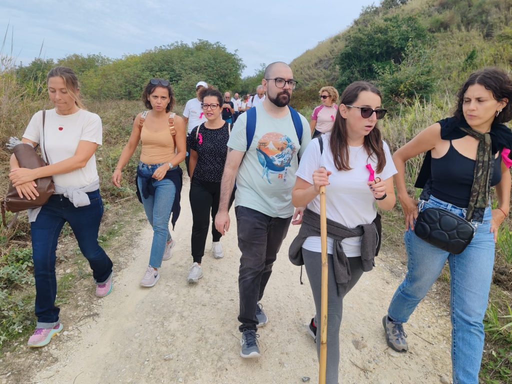 In cammino contro la violenza: da Punta Aderci al Bosco di Don Venanzio per sostenere le donne 2 camminata 1