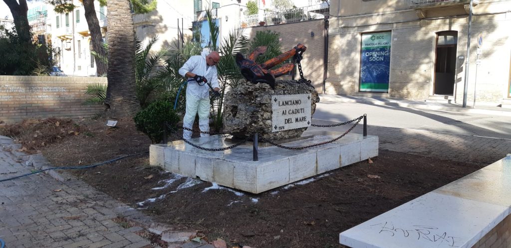 Lanciano, il gruppo A.N.M.I. restaura il monumento ai Caduti del Mare 2 lanciano2