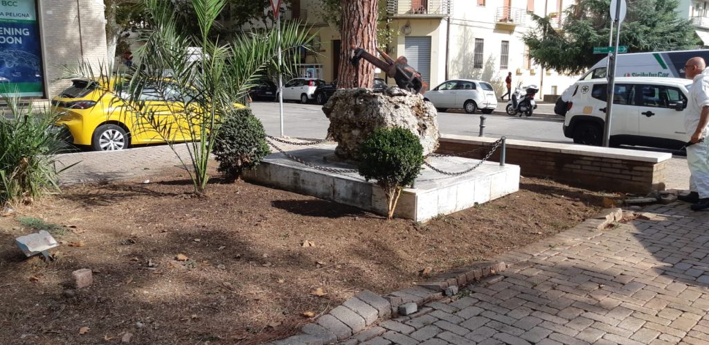 Lanciano, il gruppo A.N.M.I. restaura il monumento ai Caduti del Mare 4 lanciano4