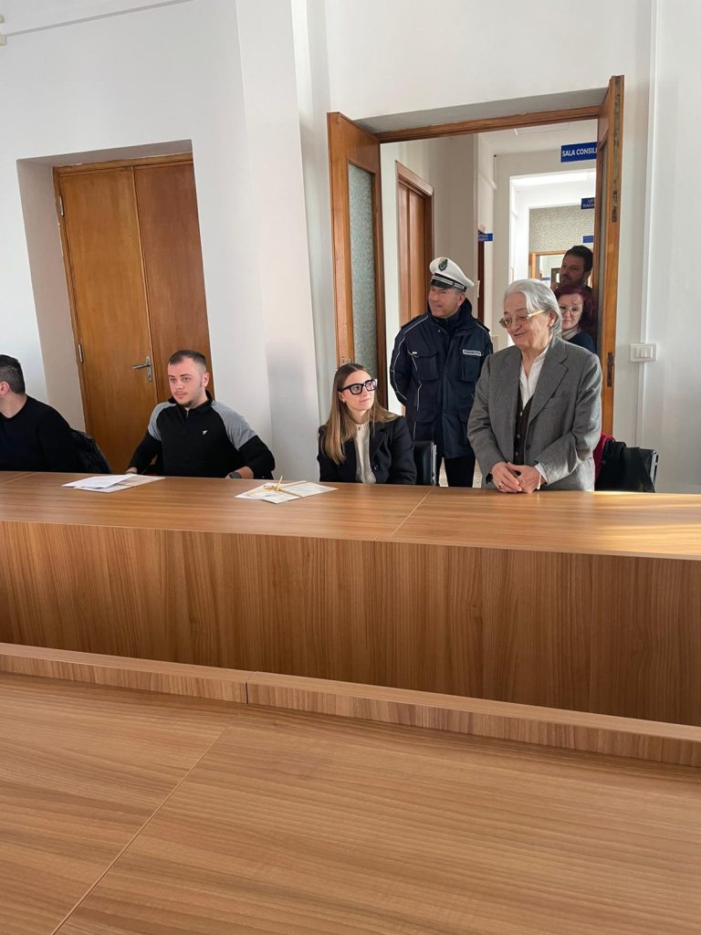 Riconoscimento al merito: consegnate le borse di studio a Pollutri 6 1000128189