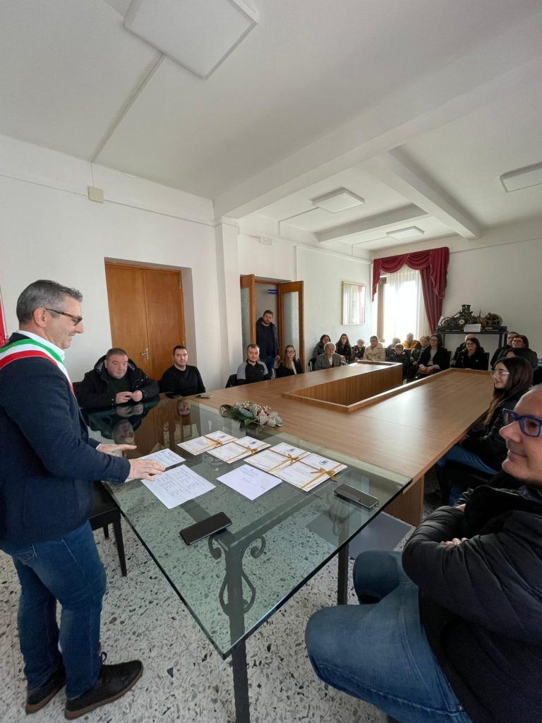 Riconoscimento al merito: consegnate le borse di studio a Pollutri 4 1000128195
