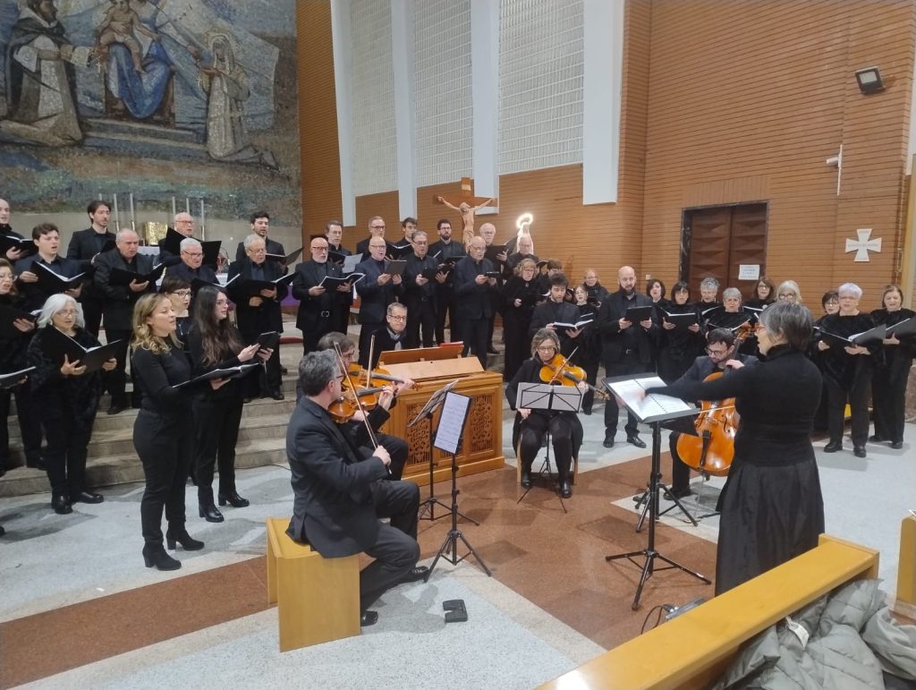 Tre cori e sei Magnificat inaugurano il Natale a Pescara 7 Immagine WhatsApp 2024 12 07 ore 20.41.37 a68dc360