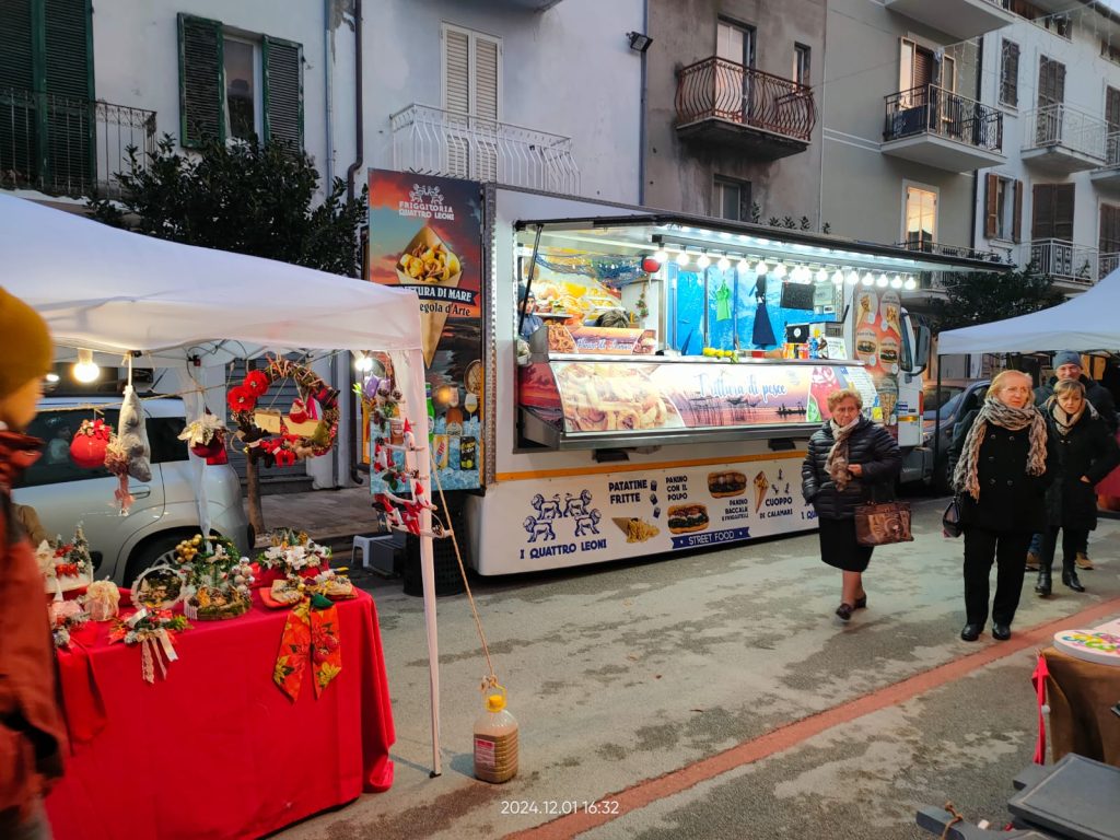 Gissi, successo per l'ottava edizione dei mercatini di Natale 15 WhatsApp Image 2024 12 03 at 12.45.20 PM