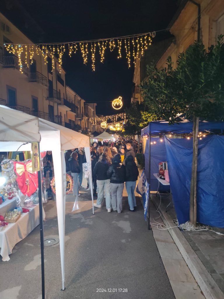 Gissi, successo per l'ottava edizione dei mercatini di Natale 12 WhatsApp Image 2024 12 03 at 12.45.20 PM 3