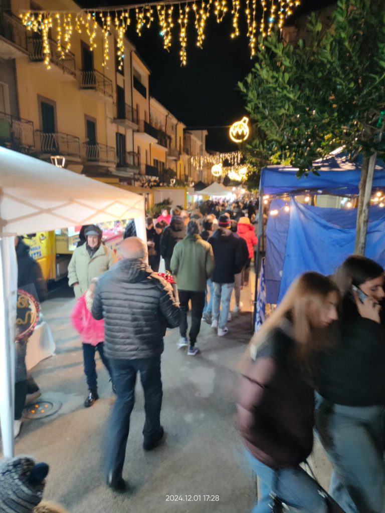 Gissi, successo per l'ottava edizione dei mercatini di Natale 8 WhatsApp Image 2024 12 03 at 12.45.21 PM 2
