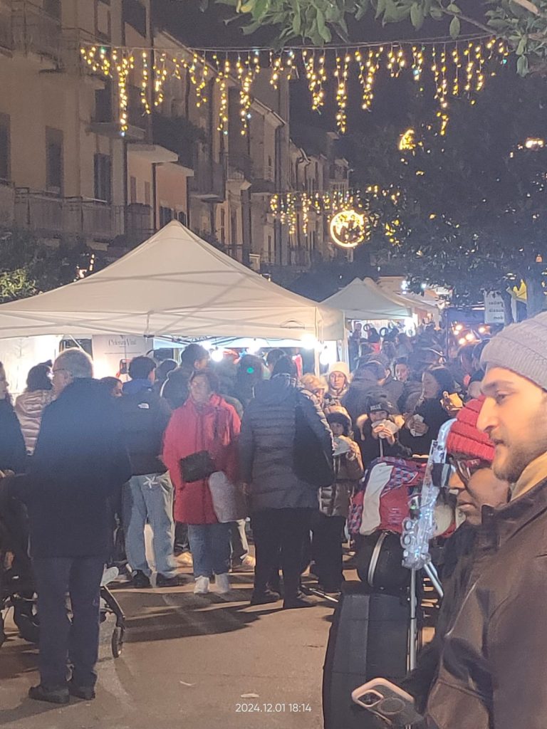 Gissi, successo per l'ottava edizione dei mercatini di Natale 3 WhatsApp Image 2024 12 03 at 12.45.22 PM 2