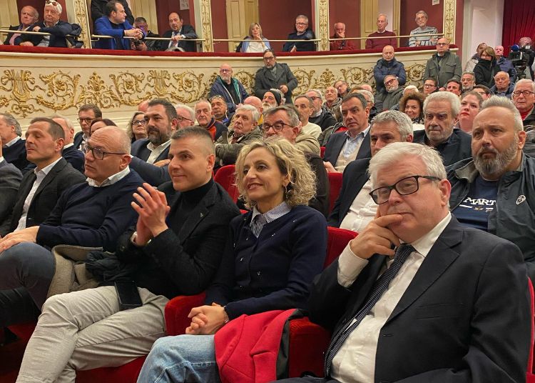 Trent’anni di Alleanza Nazionale, Fini a Vasto: «La destra cambia, ma le radici restano» 4 3 2