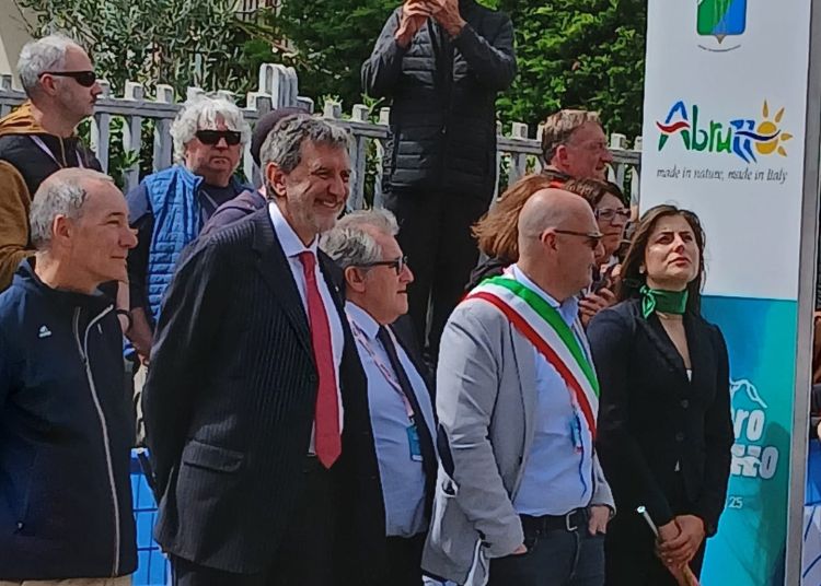Giro d'Abruzzo 2025: partita la prima tappa Scerni-Crecchio 10 1 2