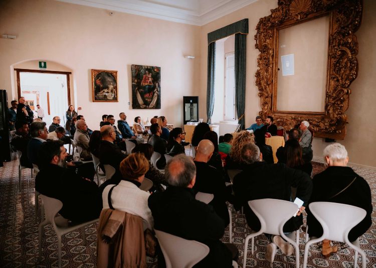 Presentato a Vasto il libro “La solitudine maestra” di Ottavio Tramonte 2 Progetto senza titolo 65