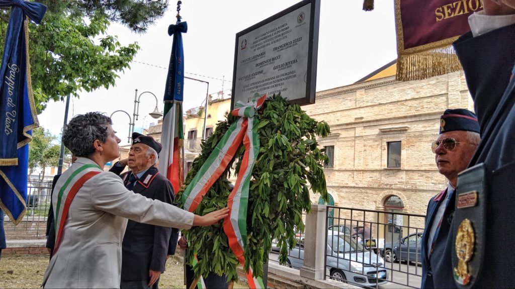 Giornata in memoria delle vittime del terrorismo, a Vasto l'omaggio agli agenti della scorta di Aldo Moro 4 3c