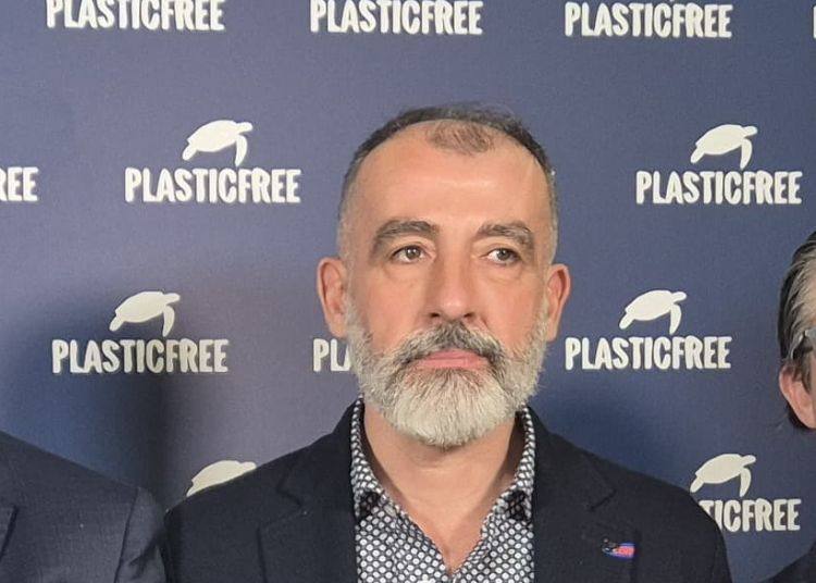 «Rivedere il progetto per la realizzazione di frangiflutti a Vignola» 2 Progetto senza titolo 38 1