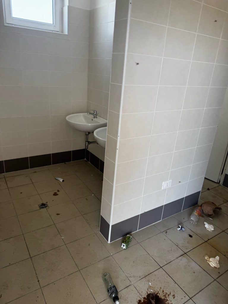 Terminal bus in balia dei vandali, FdI: «Fallimento dell'amministrazione comunale» 5 WhatsApp Image 2025 05 04 at 11.29.24 2 1
