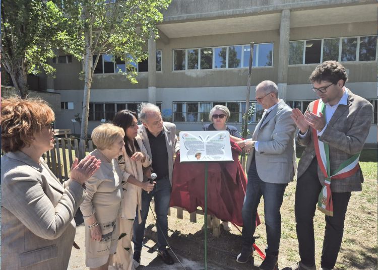 Nel ricordo di Giuliana Tamburro: nasce il primo Giardino Letterario d'Abruzzo al Polo Liceale "R. Mattioli" di Vasto 4 Progetto senza titolo 5
