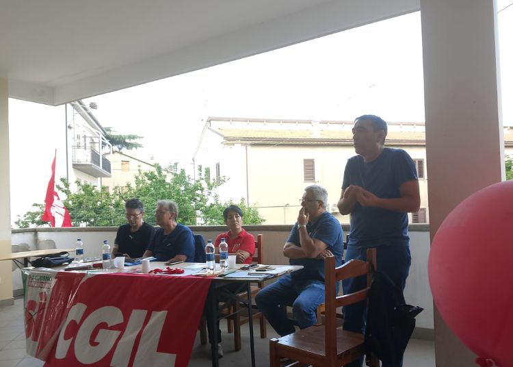 Referendum 8-9 giugno, la CGIL a Lentella: «Il sì per i diritti e per il lavoro» 4 Progetto senza titolo 73