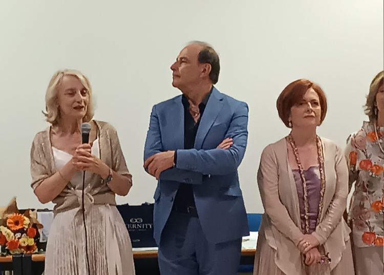Ultima campanella per i docenti storici del Pàntini Pudente: «Avete lasciato un segno» 3 Untitled design 2025 06 18T090036.759