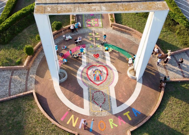 Infiorata del Corpus Domini, a Casalbordino un’edizione all’insegna del territorio 2 Untitled design 2025 06 23T211131.534