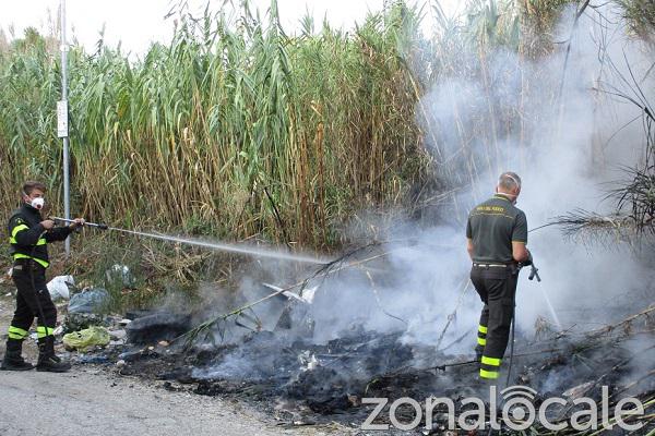 incendio discarica via maddalena h