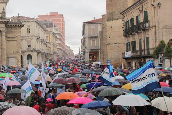 manifestazione no ombrina lanciano int 600 400 1614105085