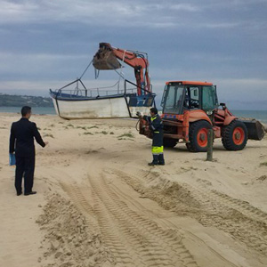 pulizia spiaggia guardia costiera q