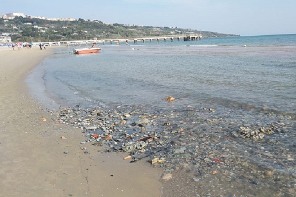 rifiuti edilizia spiaggia h