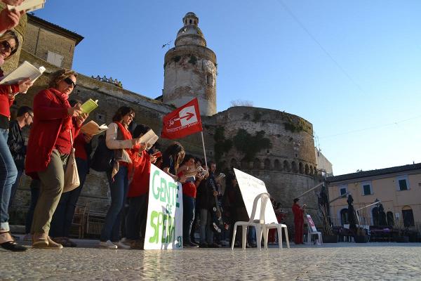 flashmob insegnanti barbacani h