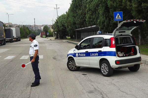 posto di blocco vigili san salvo h