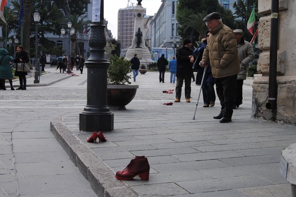 scarpe rosse h