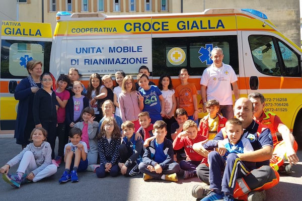 scuola martella croce gialla h 600 400 1527058861