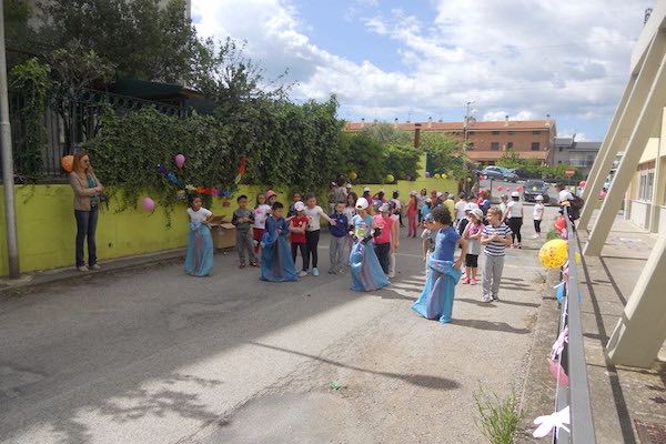 scuola peluzzo giochiamo cortile h