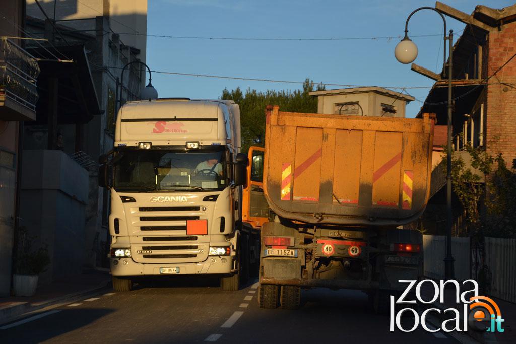 Un camion e un tir bloccati a Lentella