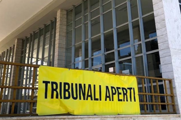 striscione tribunale 600 400 1621576232