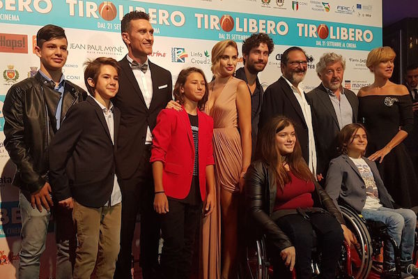 tiro libero red carpet h