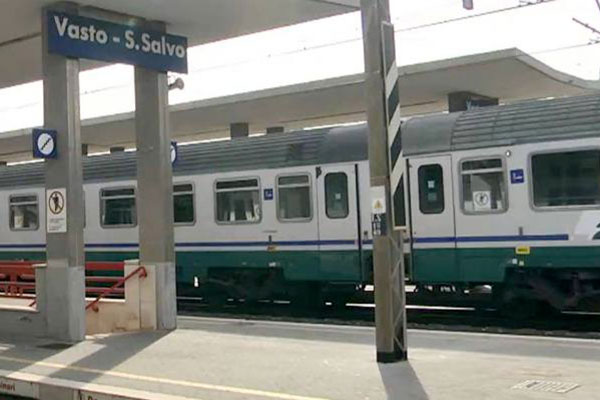 treno fs stazione vasto sansalvo h