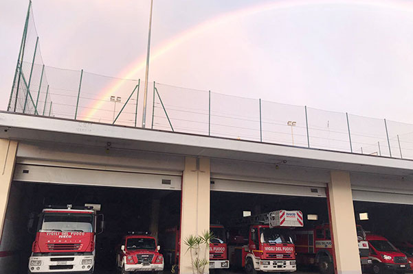 vigili del fuoco arcobaleno h