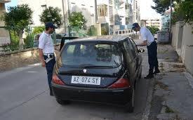 Auto abbandonata a Vasto Marina