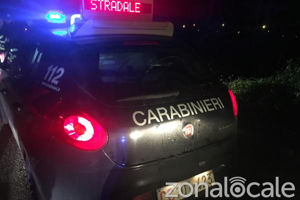 auto carabinieri notte 7 mar h