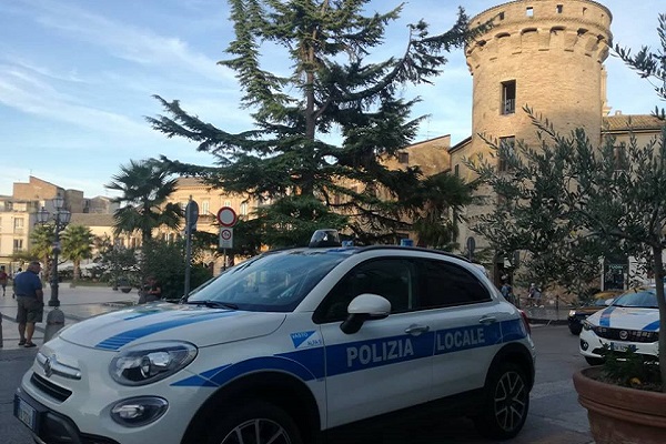 auto nuove vigili polizia locale h