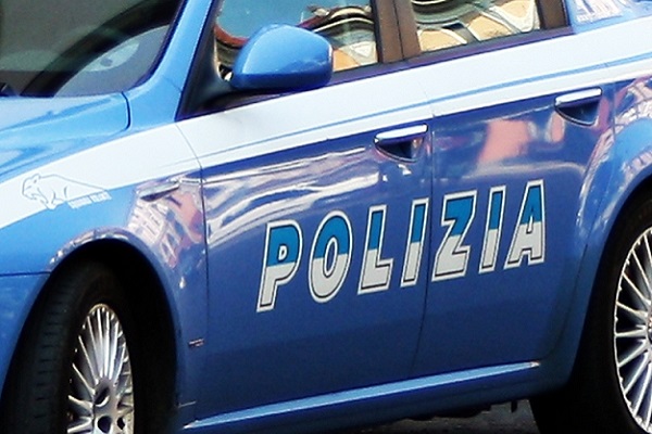 auto polizia generica h