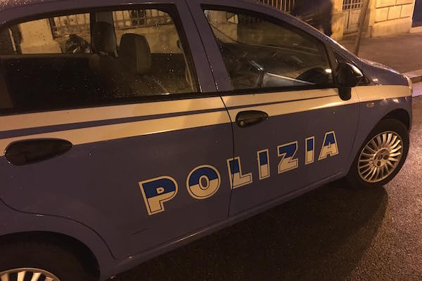 auto polizia sera h