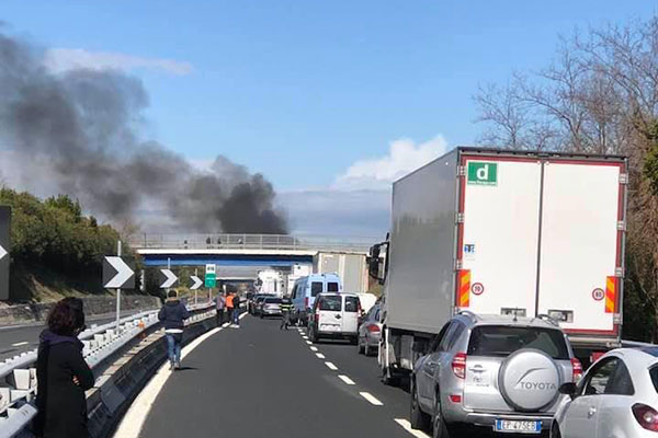 camion fiamme marzo2020 h