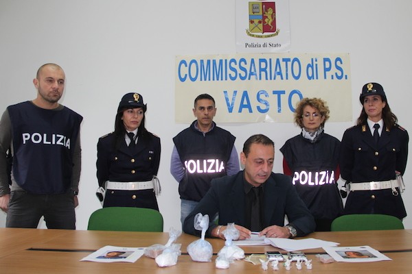 conferenza stampa di blasio polizia droga h