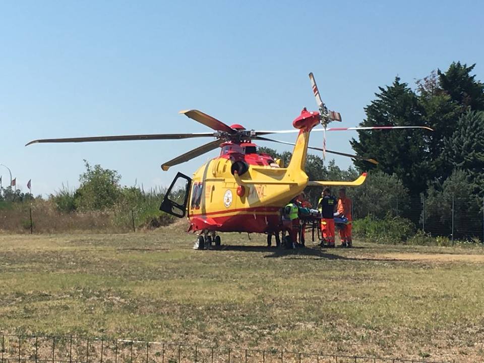 Vasto: l'eliambulanza atterrata in viale Paul Harris